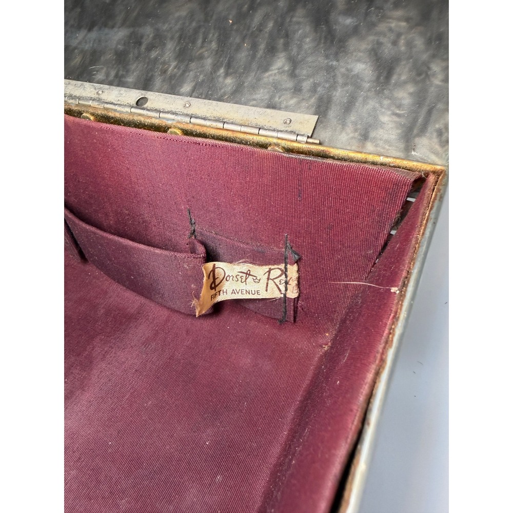 Vintage Woven Metal Box Clutch with Lucite Handle | 1950s Evening Bag - Picture 6 of 8
